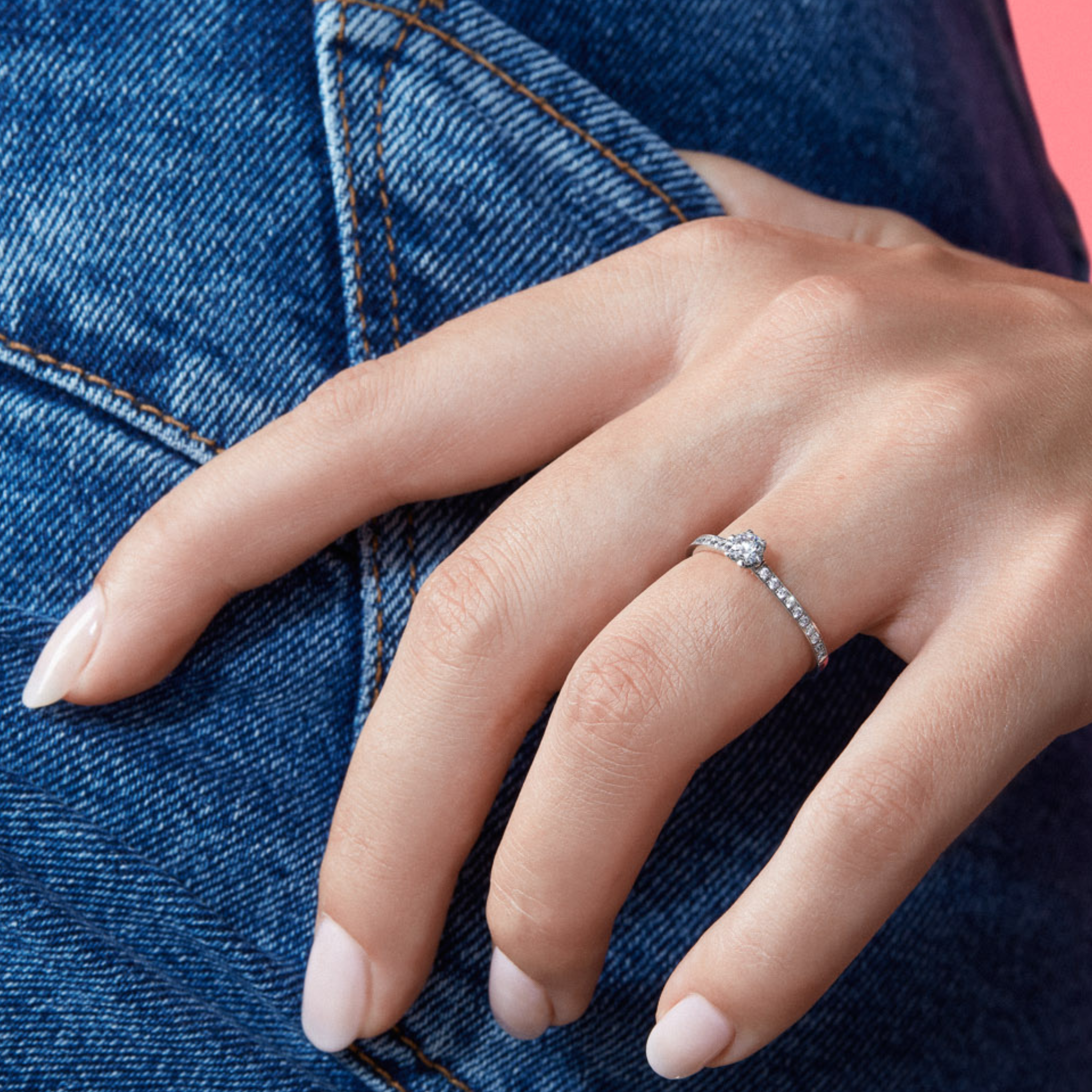 OJL Lumi-sormus 0.40 ct timantilla, valkokultainen runko, lähikuva