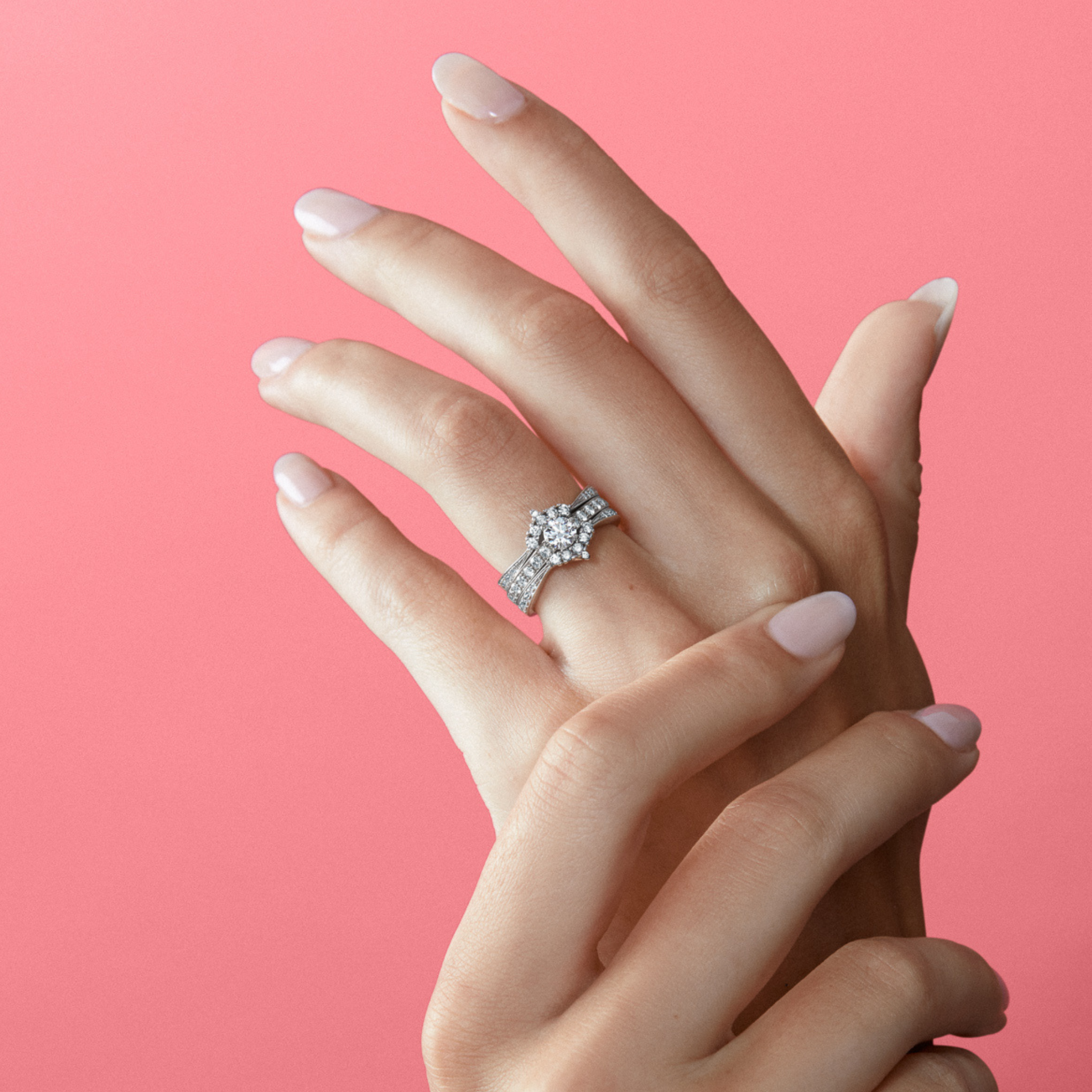 OJL Lumi-sormus 0.30 ct timantilla, valkokultaa, profiilikuva valkoisella taustalla