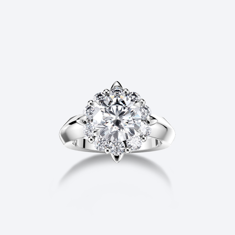 OJL Kide-sormus 1.00 ct timantilla, valkokultaa, lähikuva valkoisella taustalla